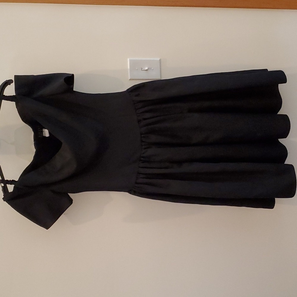 Expo Night off the shoulder dress size 8